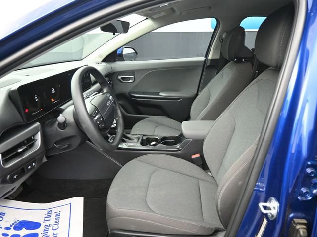 Used 2025 Kia K4 LXS image 11