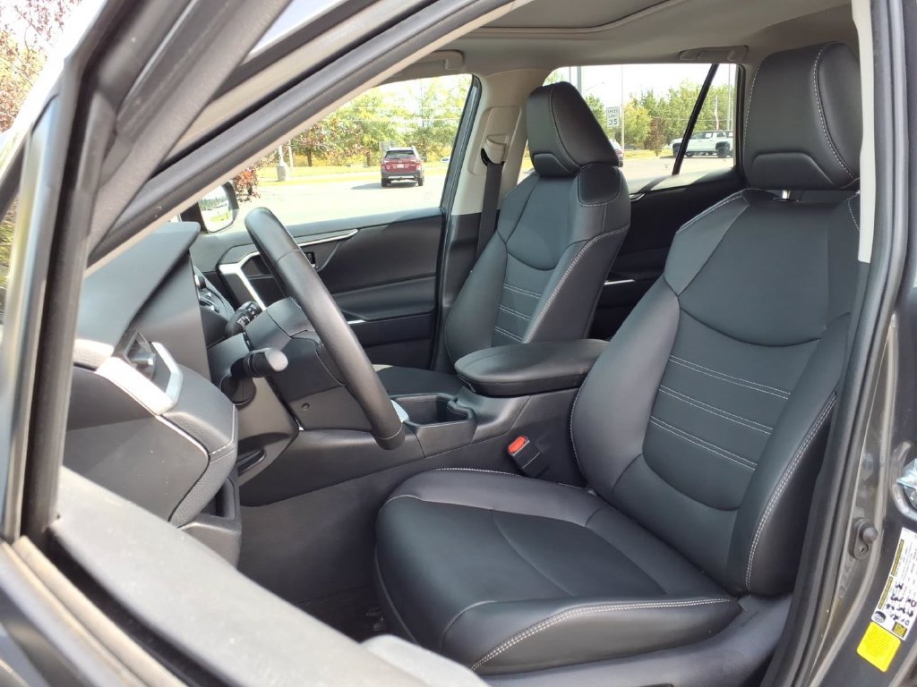 Certified 2025 Toyota RAV4 XLE Premium AWD/4WD image 2