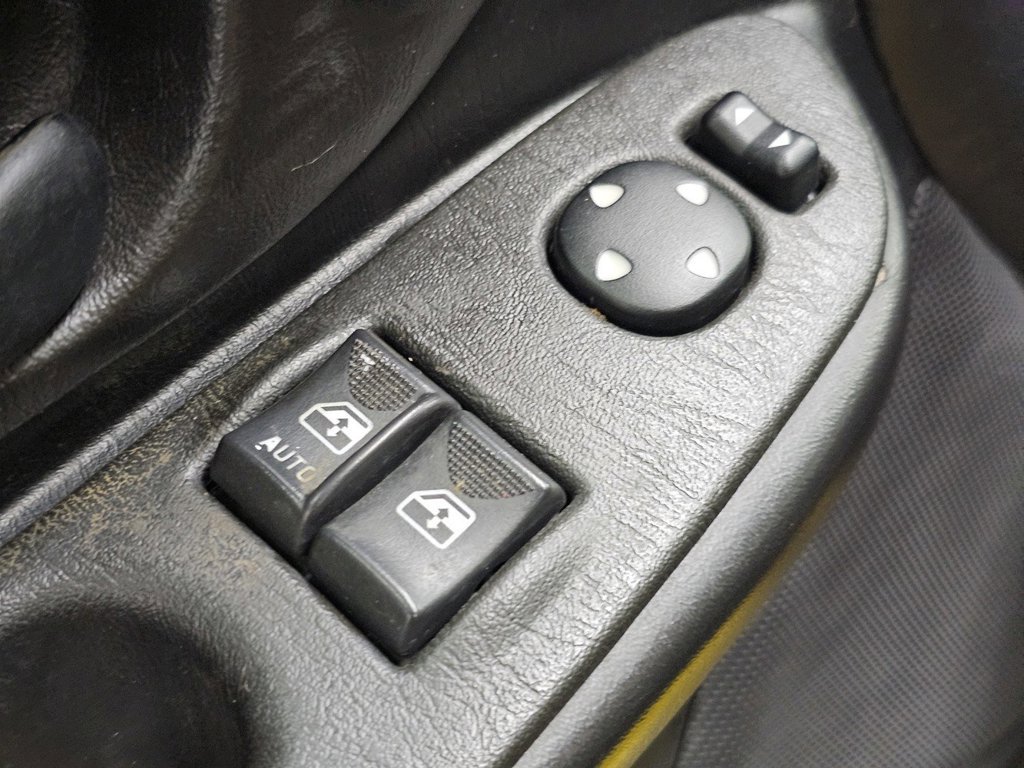 Used 2004 Chevrolet Monte Carlo SS w/ Preferred Equipment Group FWD image 29