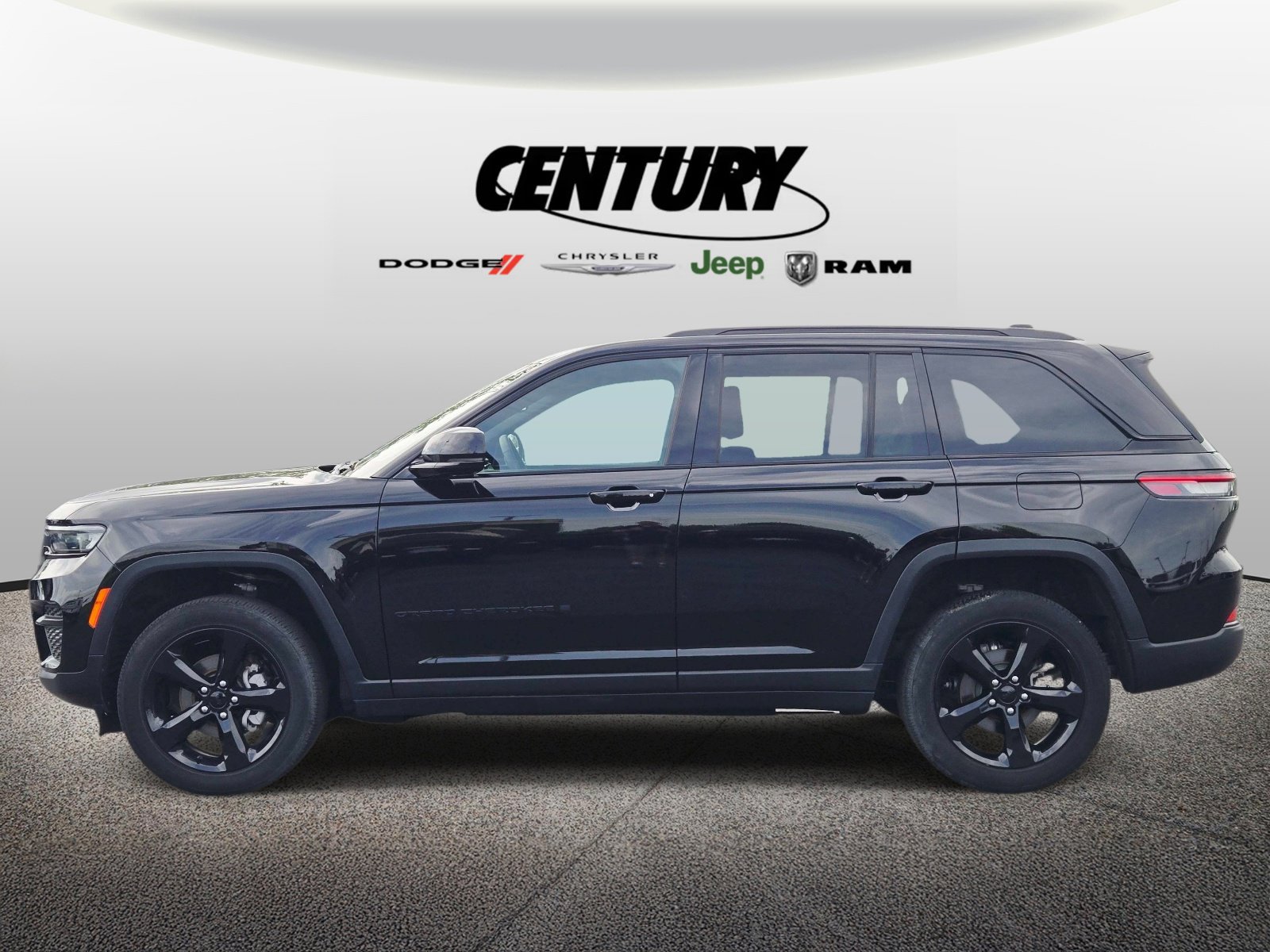 Used 2024 Jeep Grand Cherokee Altitude image 7