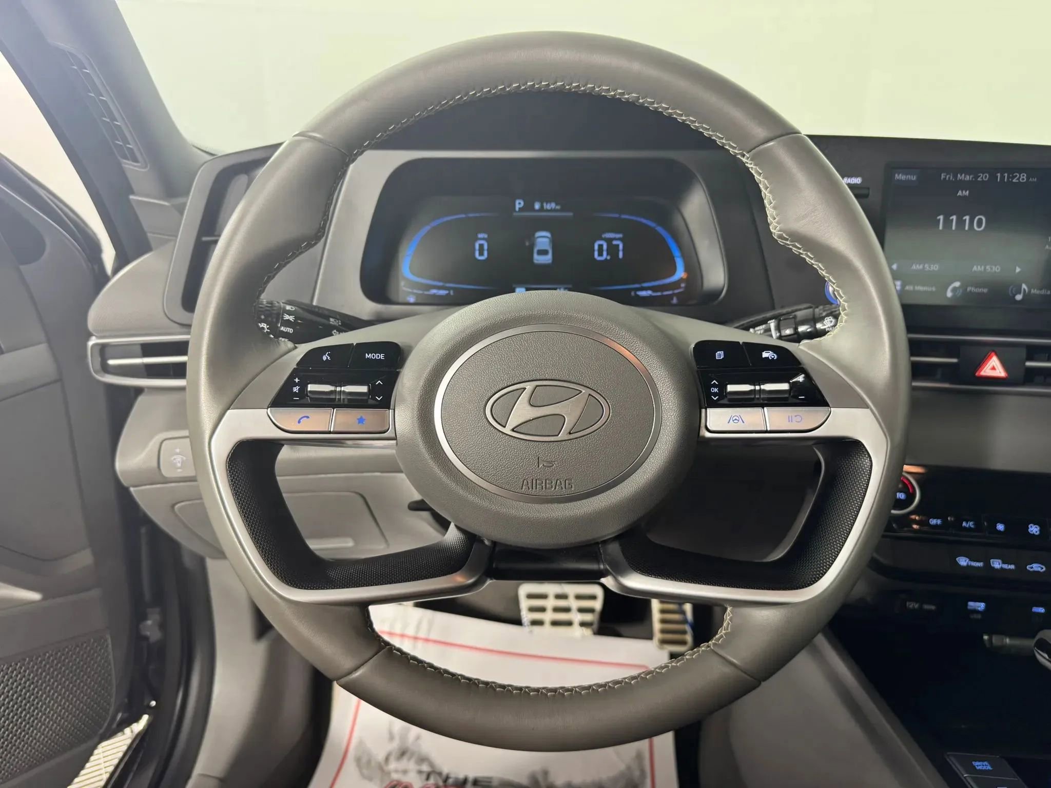 Used 2025 Hyundai Elantra Sport FWD image 13
