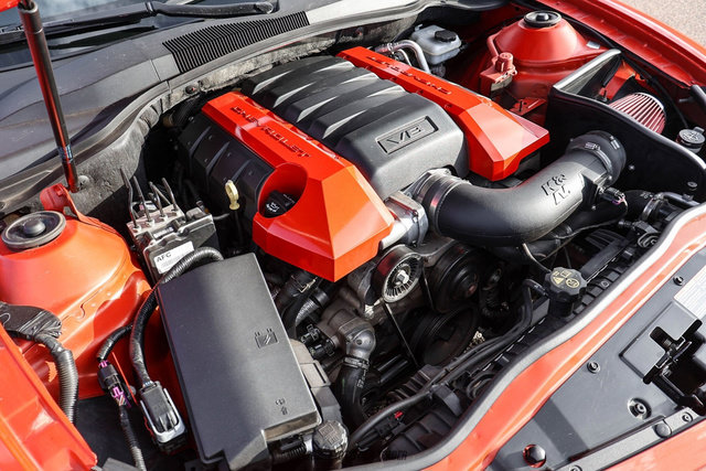 Used 2010 Chevrolet Camaro SS RWD image 16