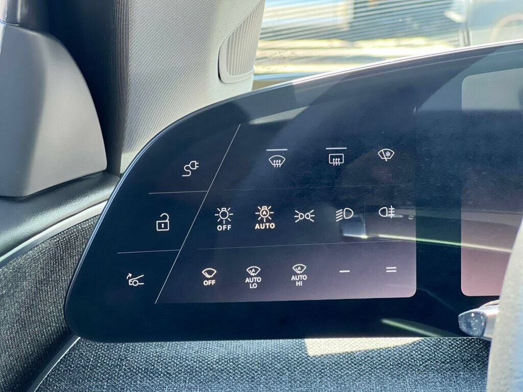 Used 2025 Lucid Air Pure RWD image 26