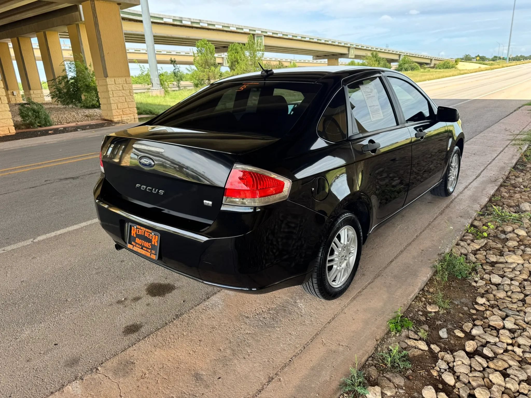 Used 2011 Ford Focus SE w/ 201A Rapid Spec Order Code FWD image 3
