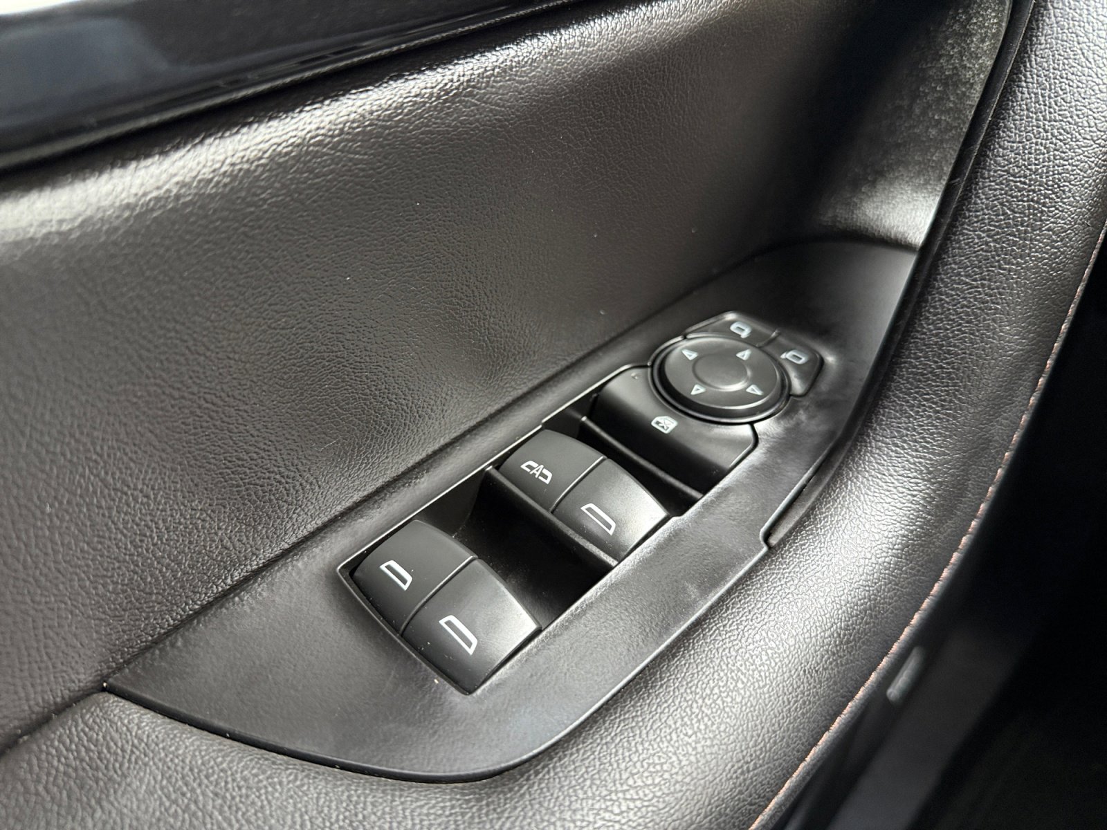 Used 2023 Chevrolet Blazer Premier w/ Enhanced Convenience Package image 19