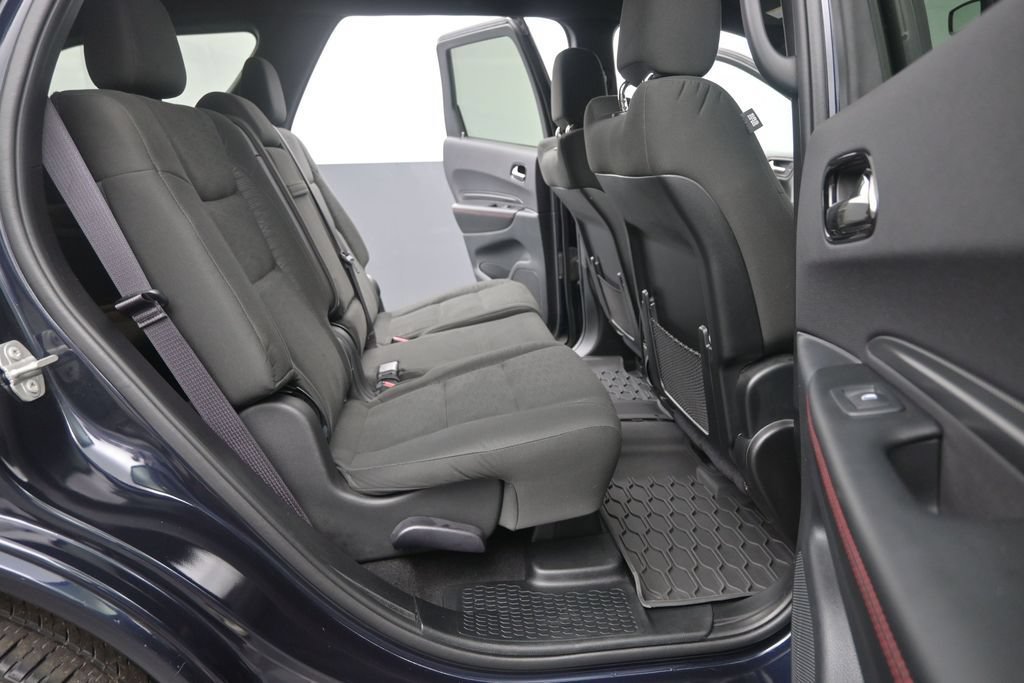 Used 2023 Dodge Durango R/T w/ Blacktop Package AWD/4WD image 17