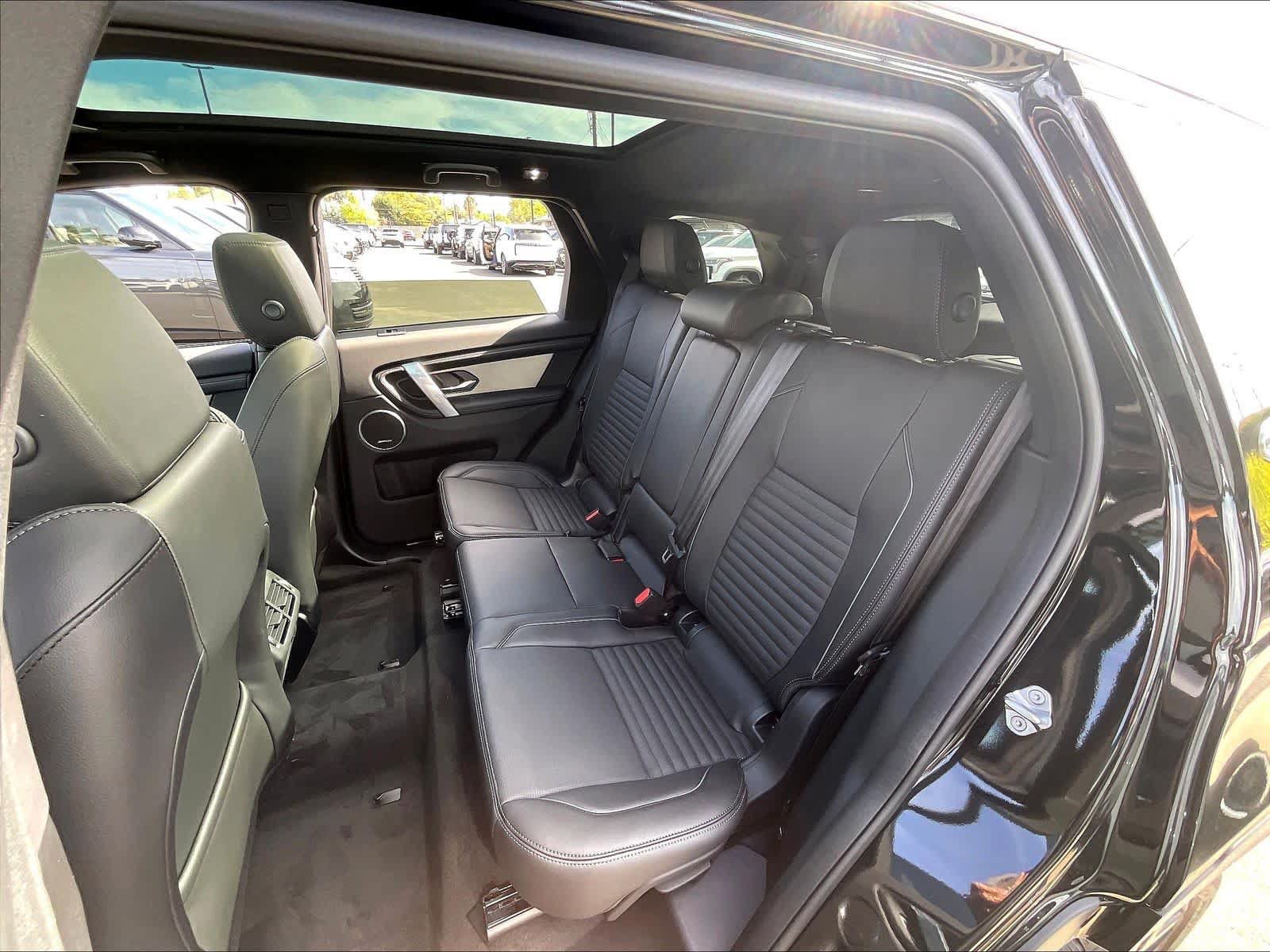 New 2026 Land Rover Discovery Sport Landmark AWD/4WD image 12