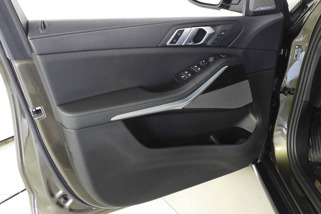 Used 2021 BMW X5 sDrive40i w/ Premium Package image 11