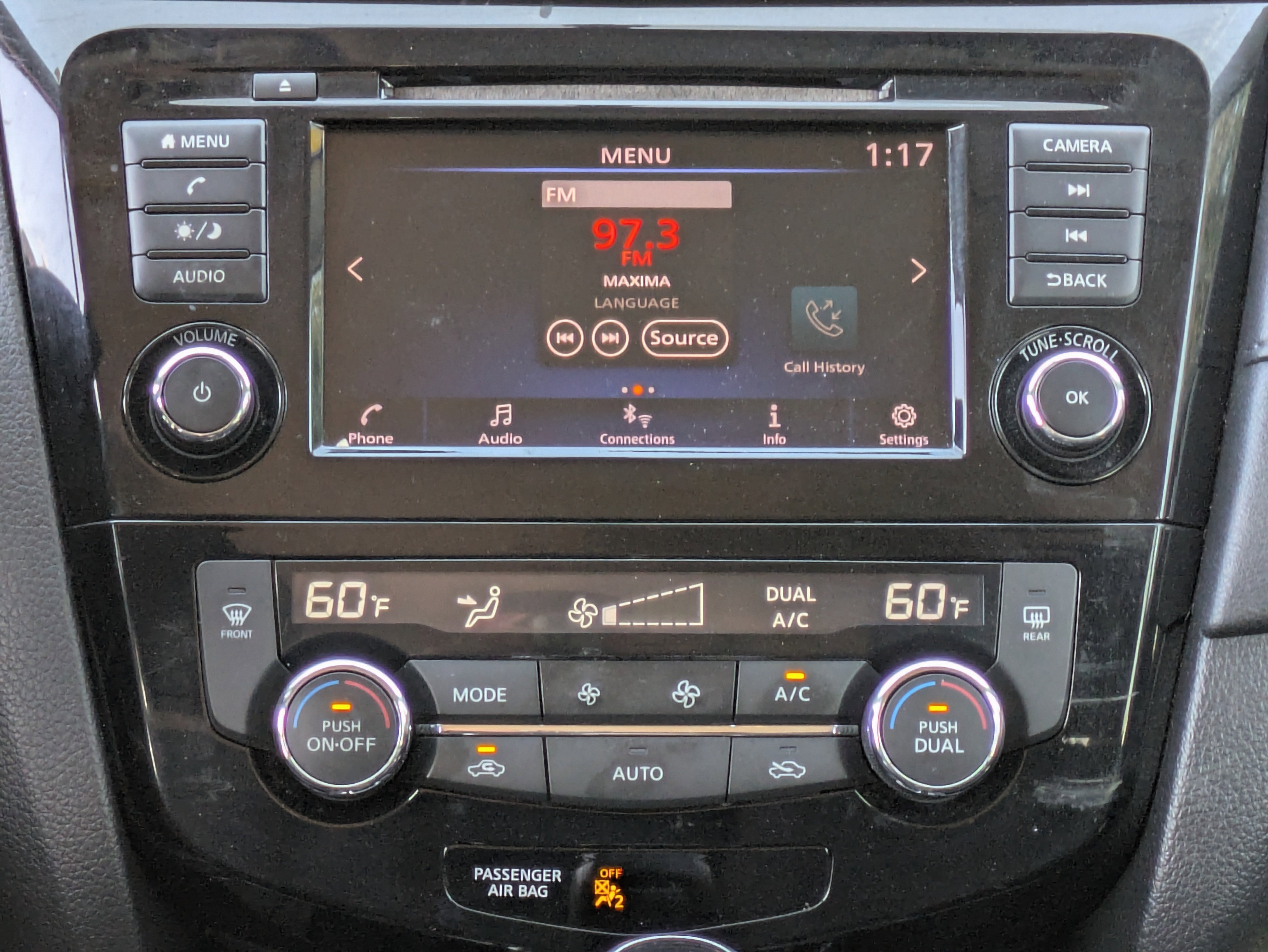 Used 2018 Nissan Rogue SV image 19