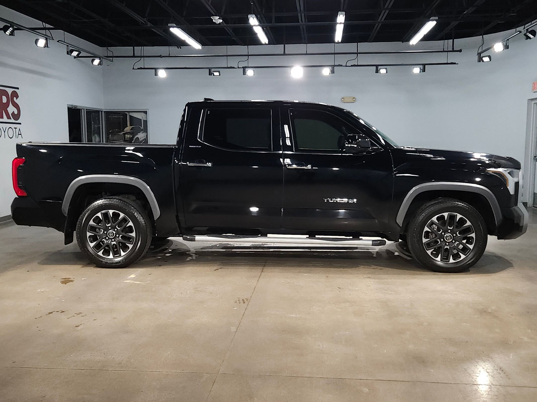 Used 2023 Toyota Tundra Limited w/ Power Package image 8