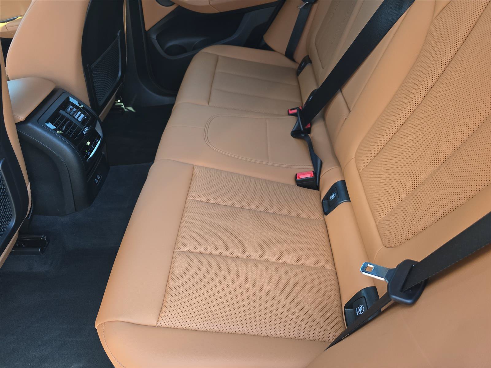 Used 2024 BMW X3 sDrive30i w/ Premium Package RWD image 12