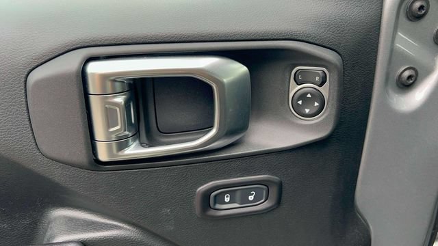 Used 2018 Jeep Wrangler Unlimited Rubicon AWD/4WD image 23