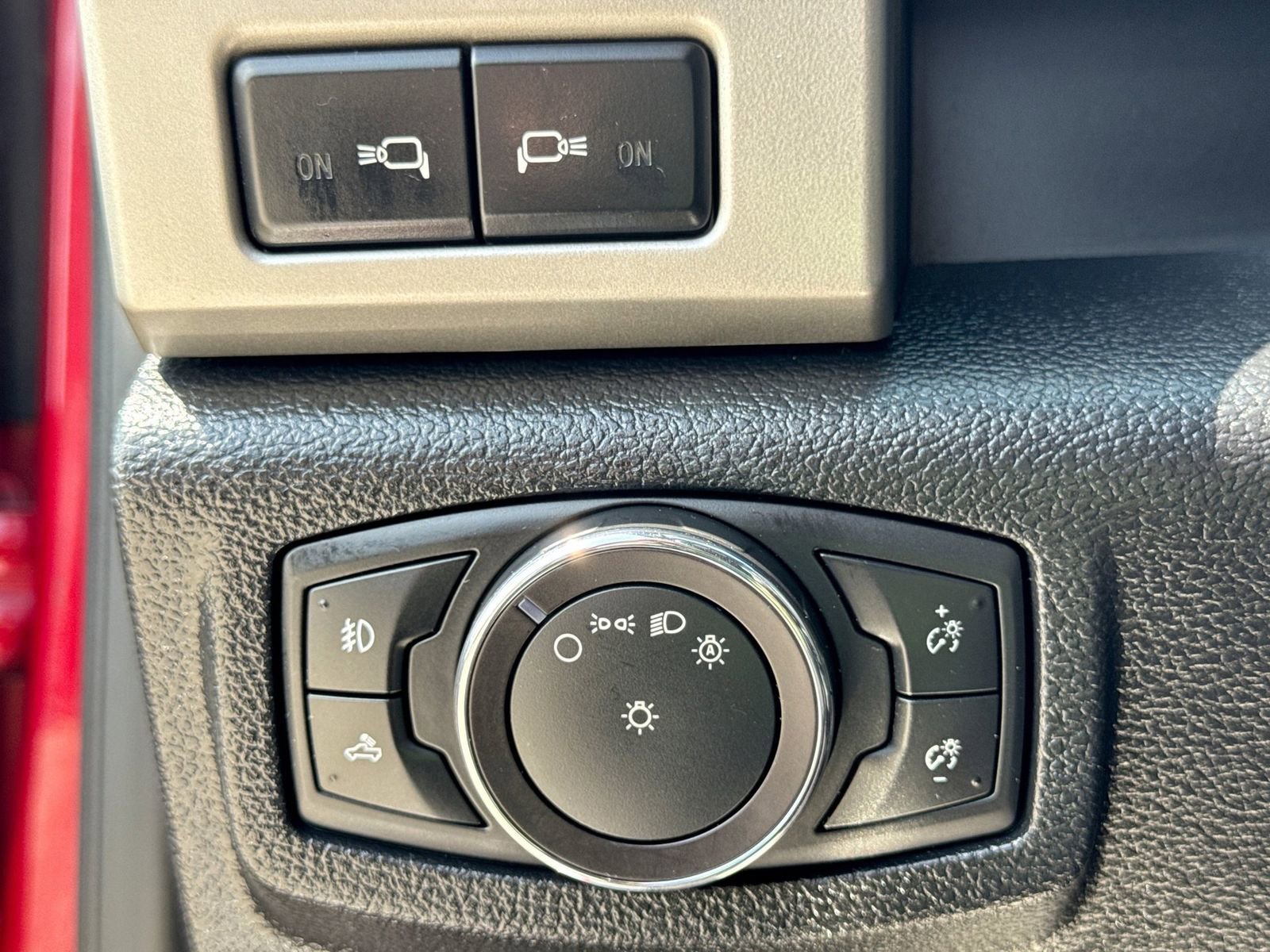 Used 2017 Ford F150 Lariat w/ Equipment Group 502A Luxury AWD/4WD image 33