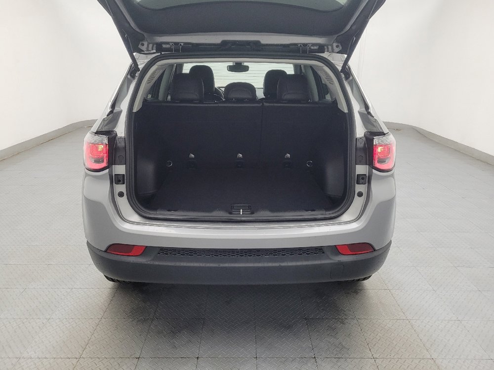 Used 2021 Jeep Compass Latitude image 29