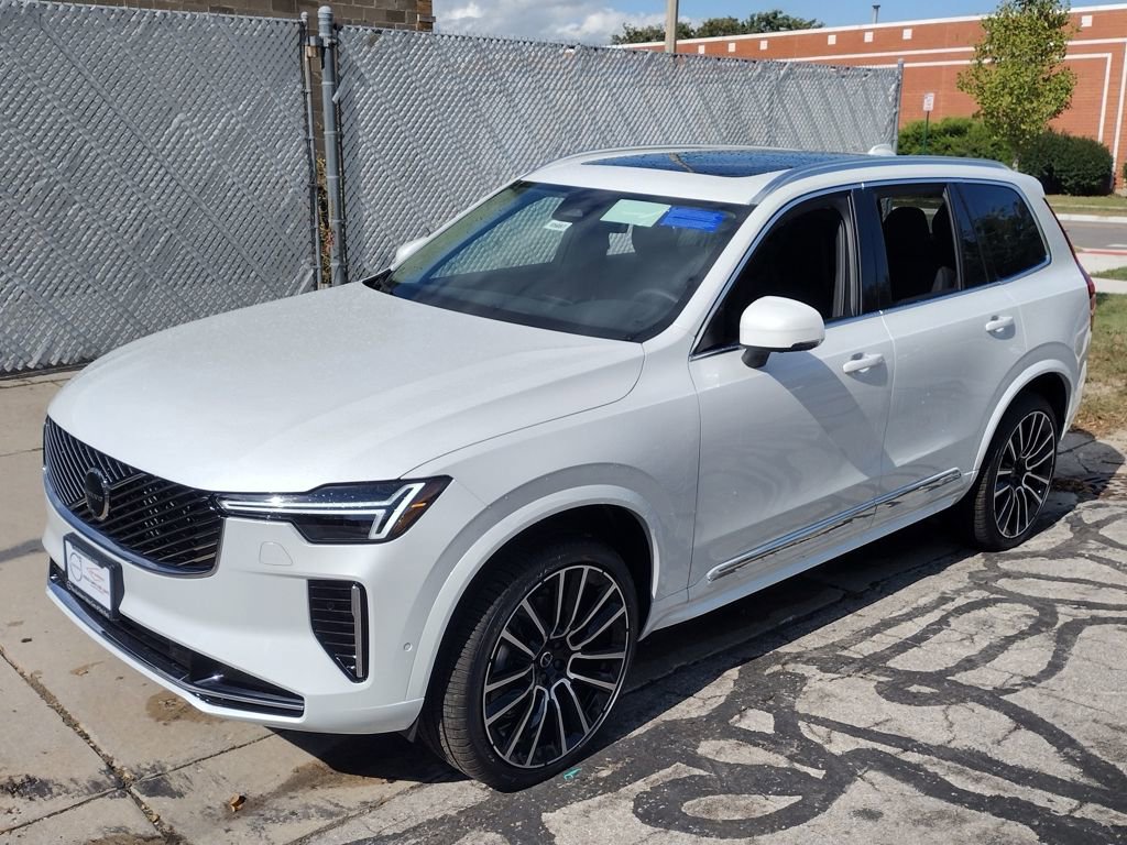 New 2026 Volvo XC90 B6 Plus w/ Protection Package image 6