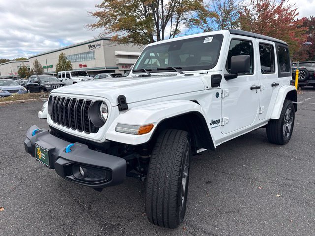 Used 2024 Jeep Wrangler Unlimited w/ Convenience Group AWD/4WD image 3