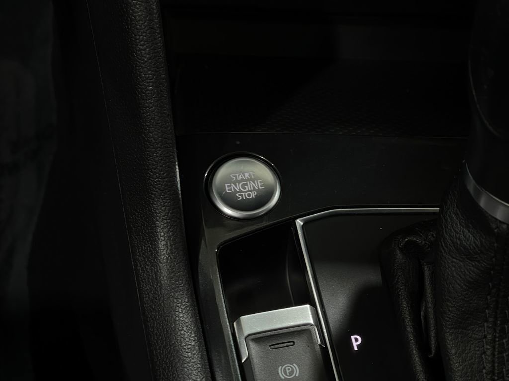 Used 2019 Volkswagen Tiguan SEL image 16