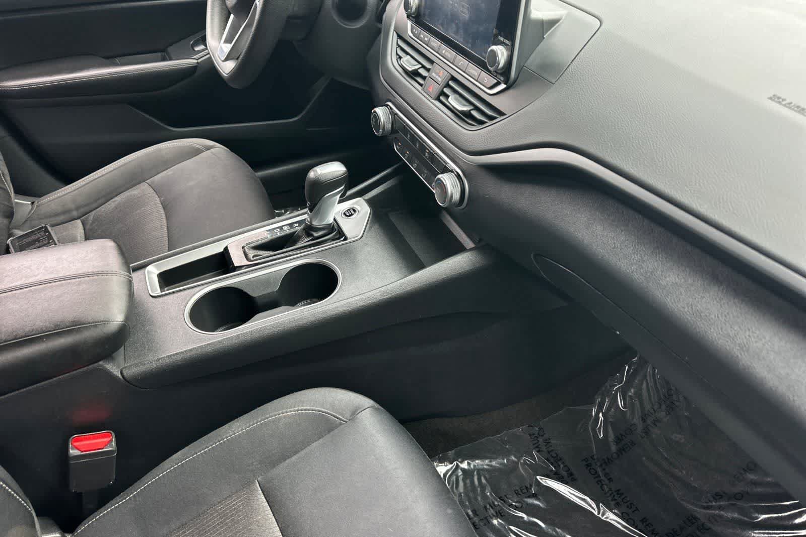 Used 2022 Nissan Altima 2.5 SV FWD image 16