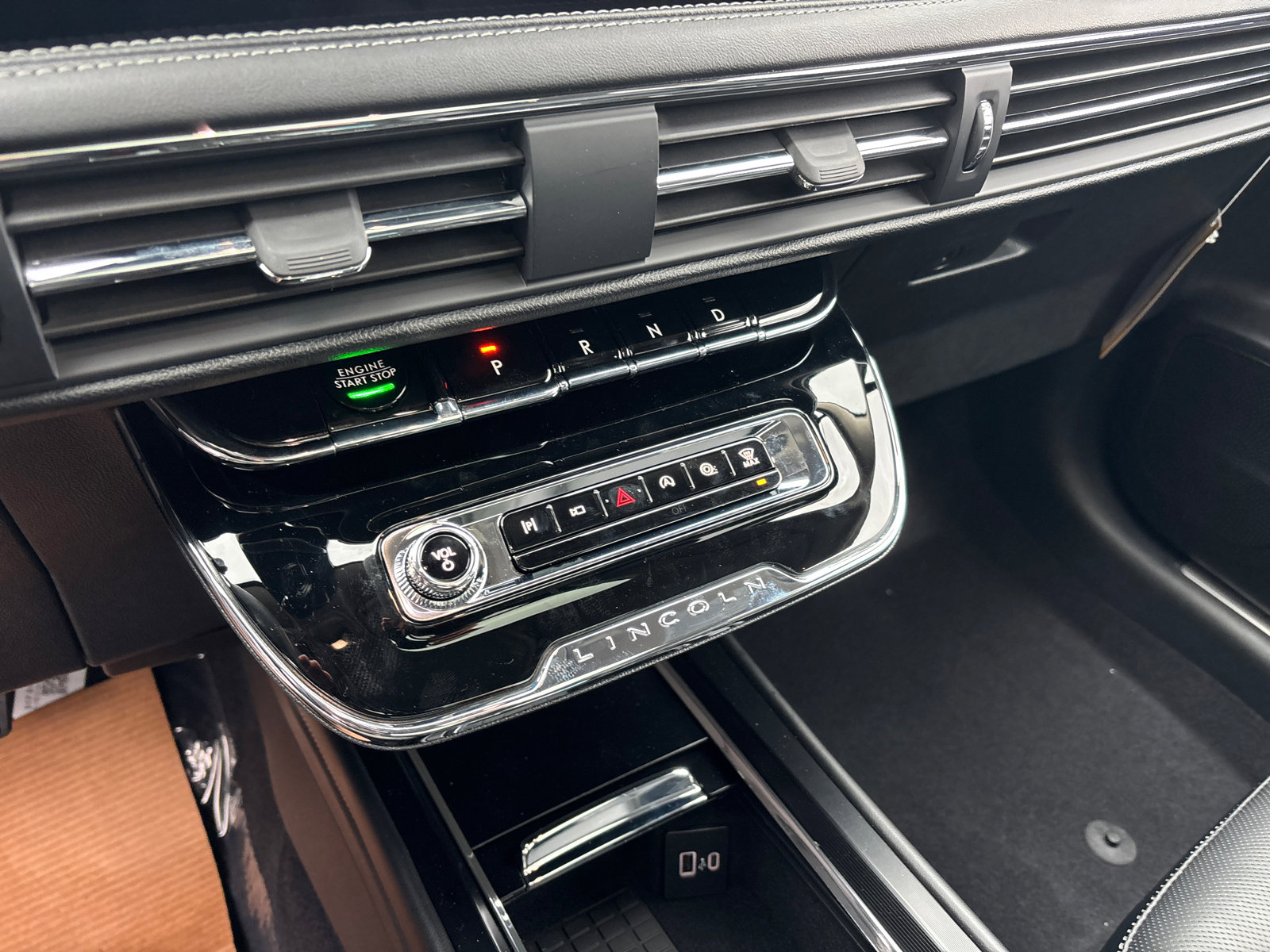 New 2026 Lincoln Corsair Reserve w/ Jet Appearance Package image 22