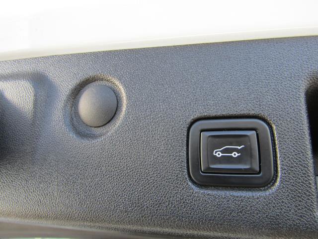 Used 2023 Chevrolet Equinox LT w/ Driver Convenience Package image 12