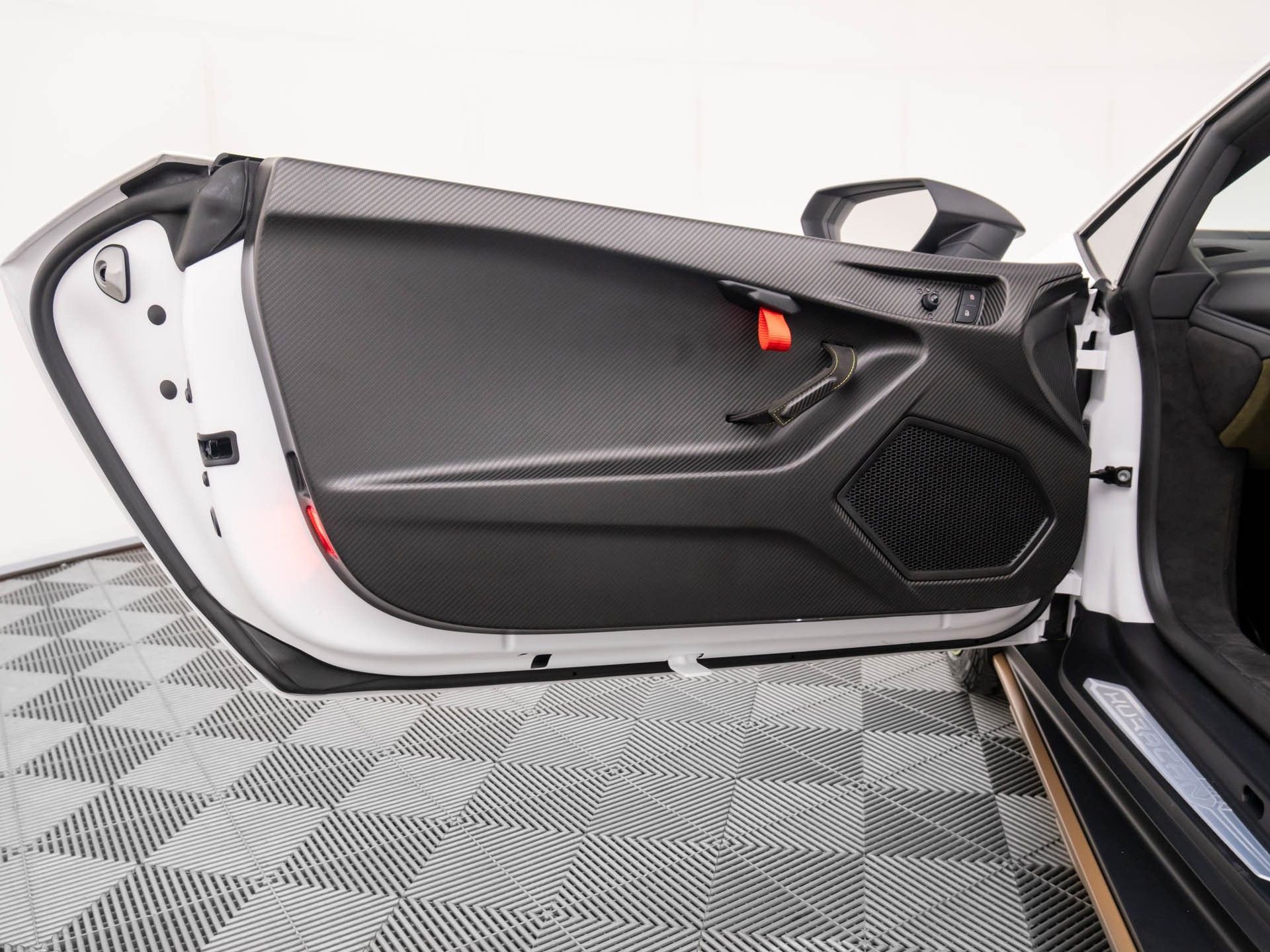 Used 2024 Lamborghini Huracan Sterrato image 12