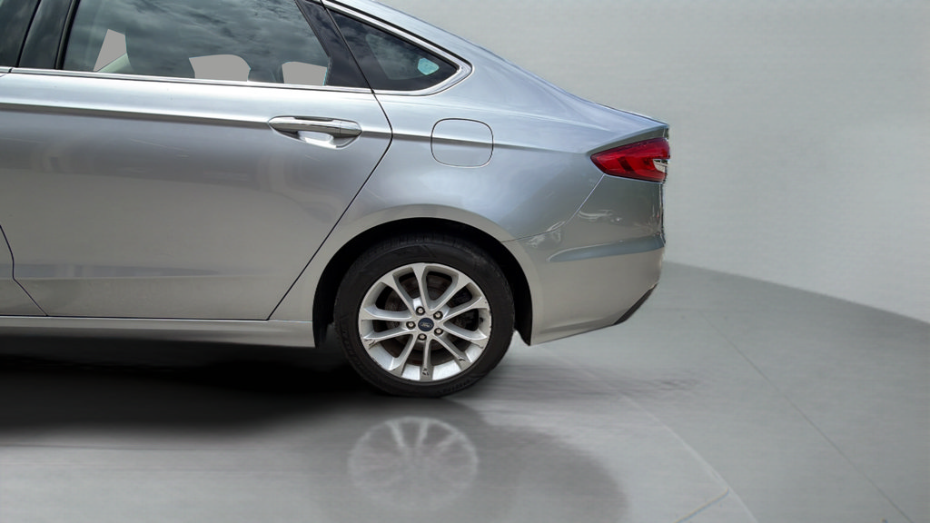 Used 2020 Ford Fusion Energi Titanium FWD image 36