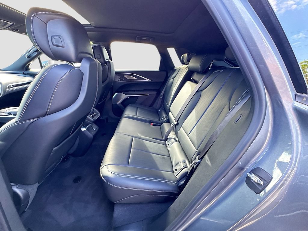 Used 2023 Cadillac Lyriq AWD image 27