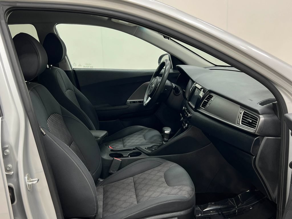 Used 2019 Kia Niro LX FWD image 32