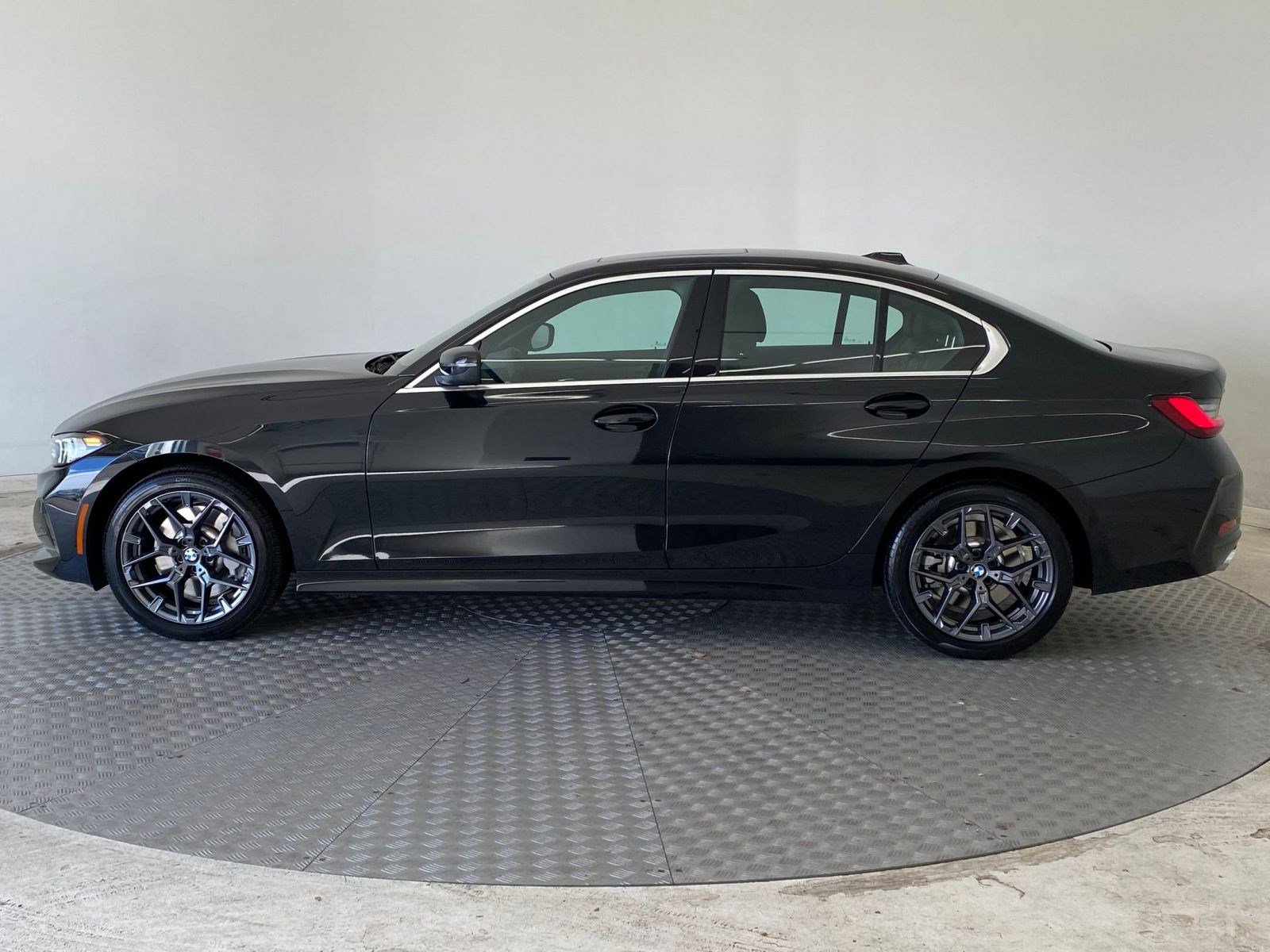 Used 2025 BMW 330i xDrive 330i xDrive w/ Convenience Package image 2