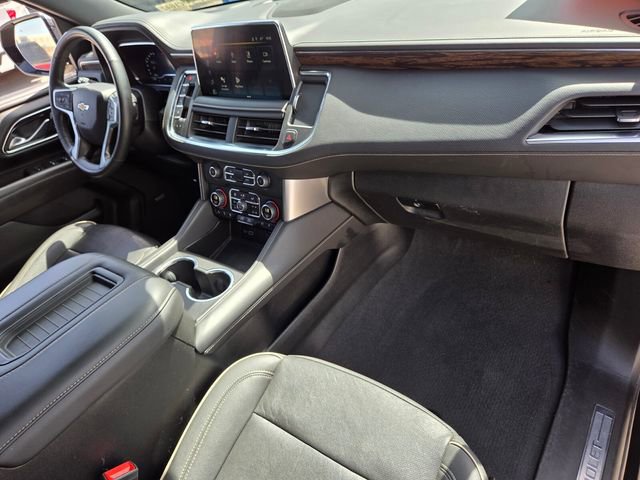 Used 2024 Chevrolet Suburban Premier AWD/4WD image 17