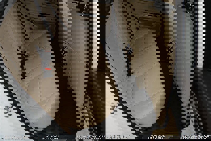 Used 2020 Jaguar XF Premium image 19