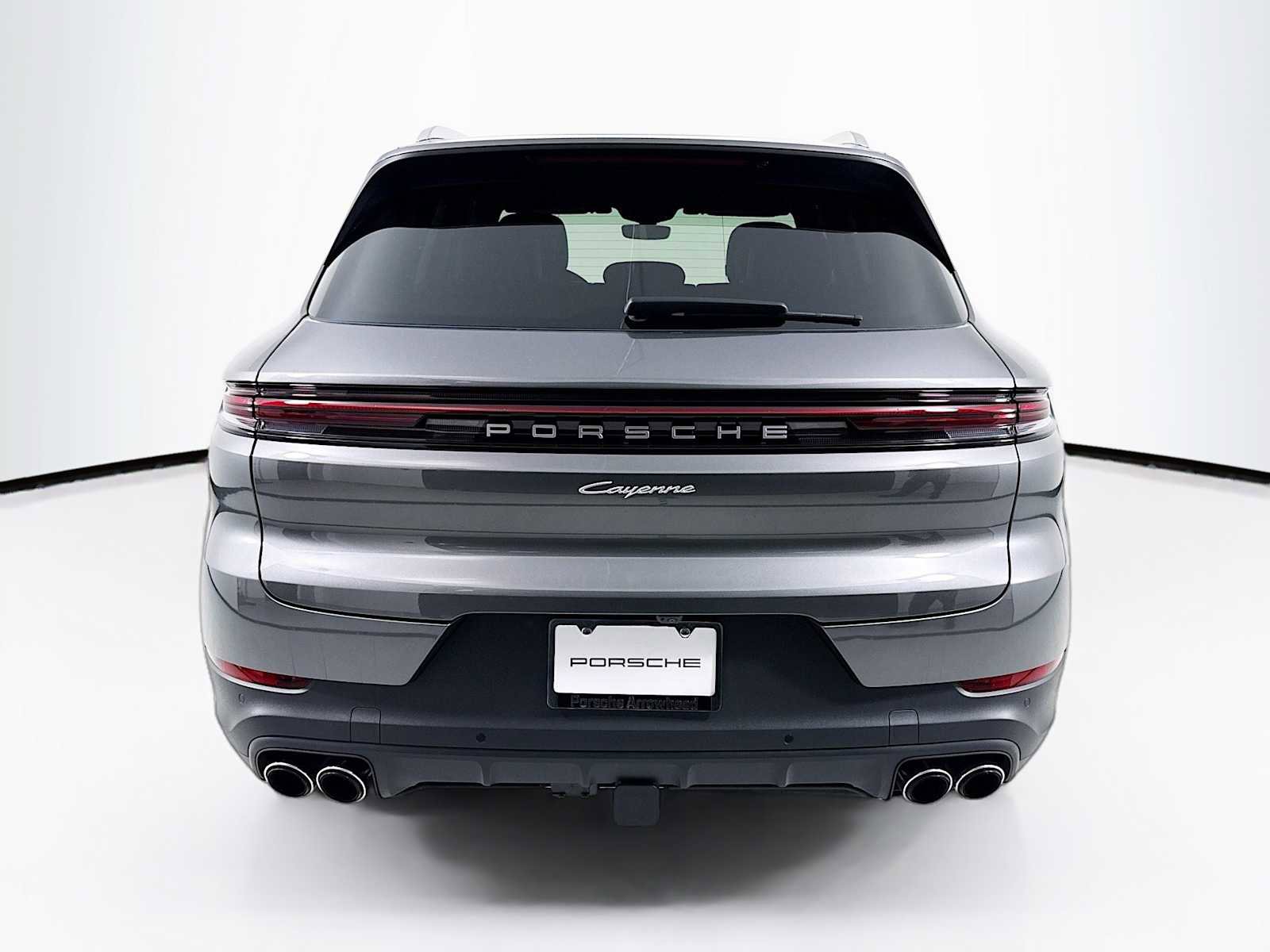 Certified 2025 Porsche Cayenne image 10