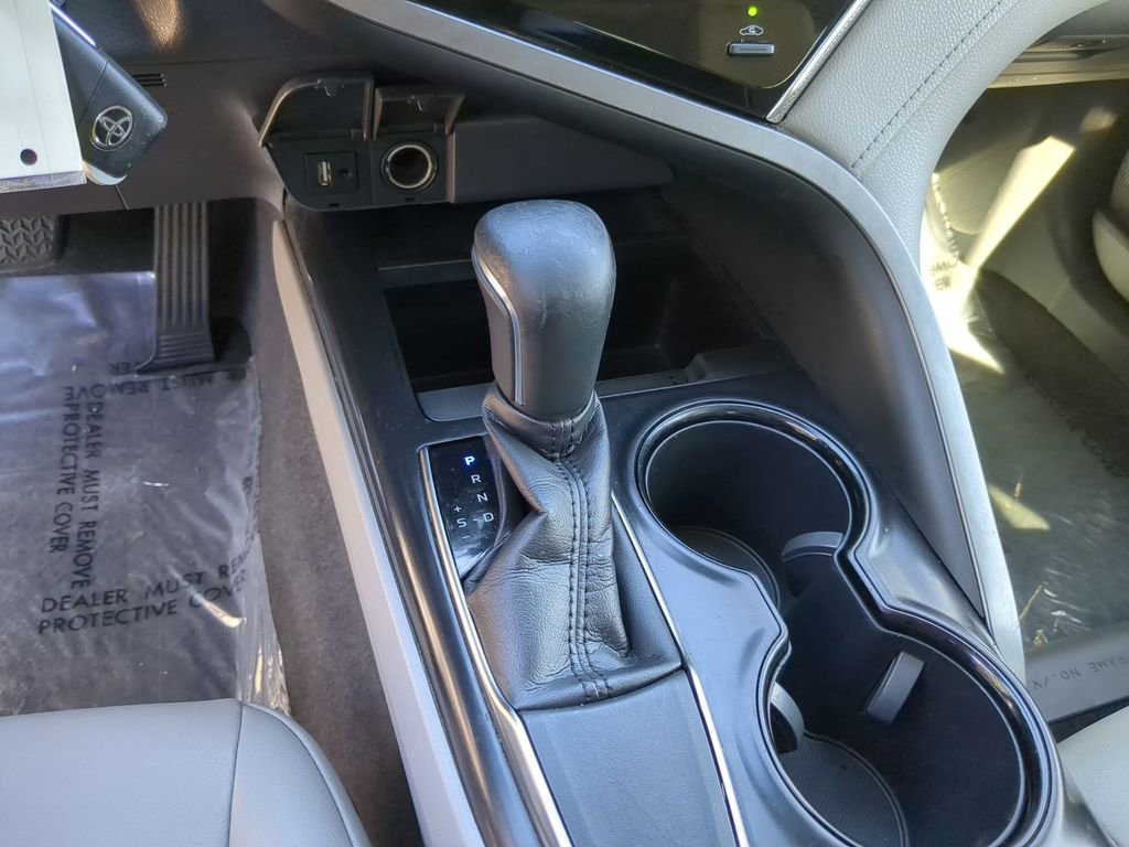 Used 2018 Toyota Camry SE w/ Moonroof Package FWD image 23