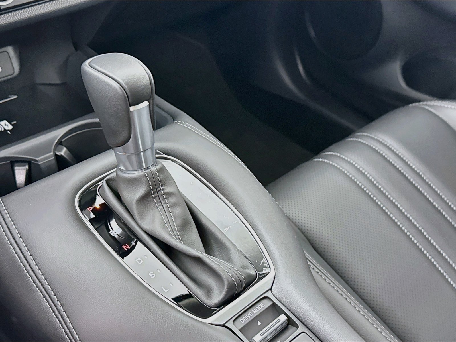 Used 2027 Honda HR-V EX-L image 19