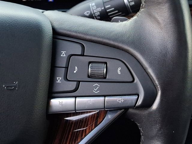 Certified 2022 Cadillac Escalade Premium Luxury image 28