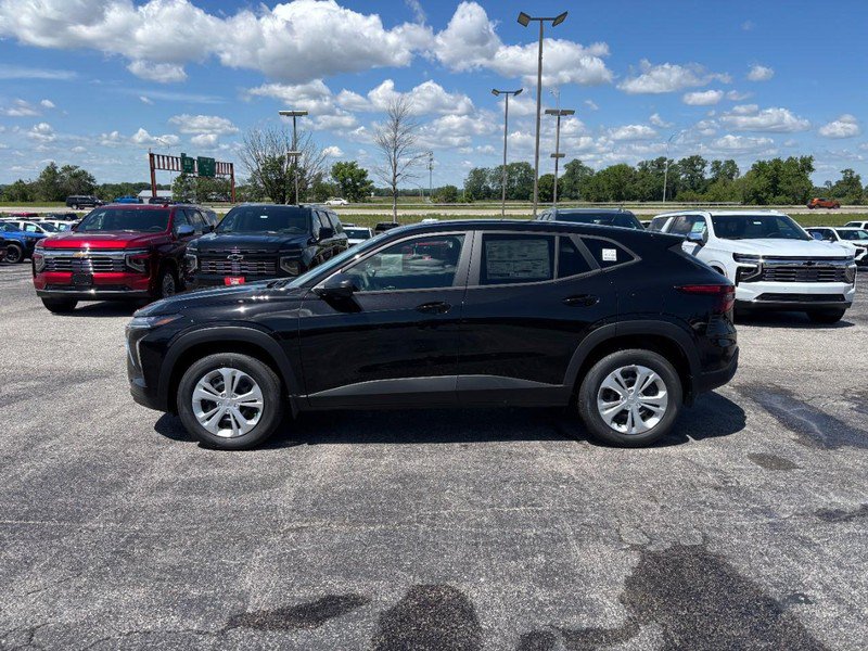 New 2026 Chevrolet Trax LS w/ Driver Confidence Package FWD video 2