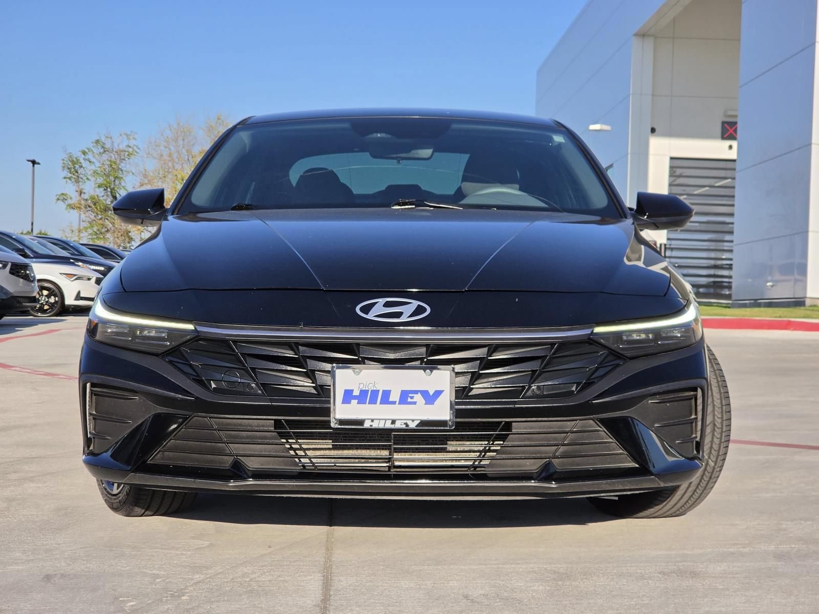 Used 2025 Hyundai Elantra Sport FWD image 2