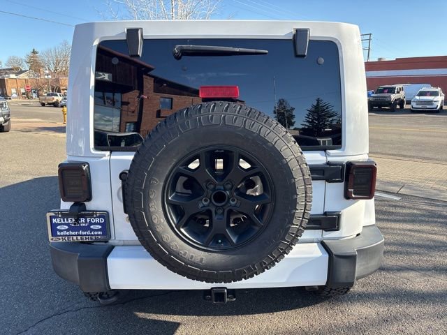Used 2016 Jeep Wrangler Unlimited Sahara w/ Connectivity Group image 4