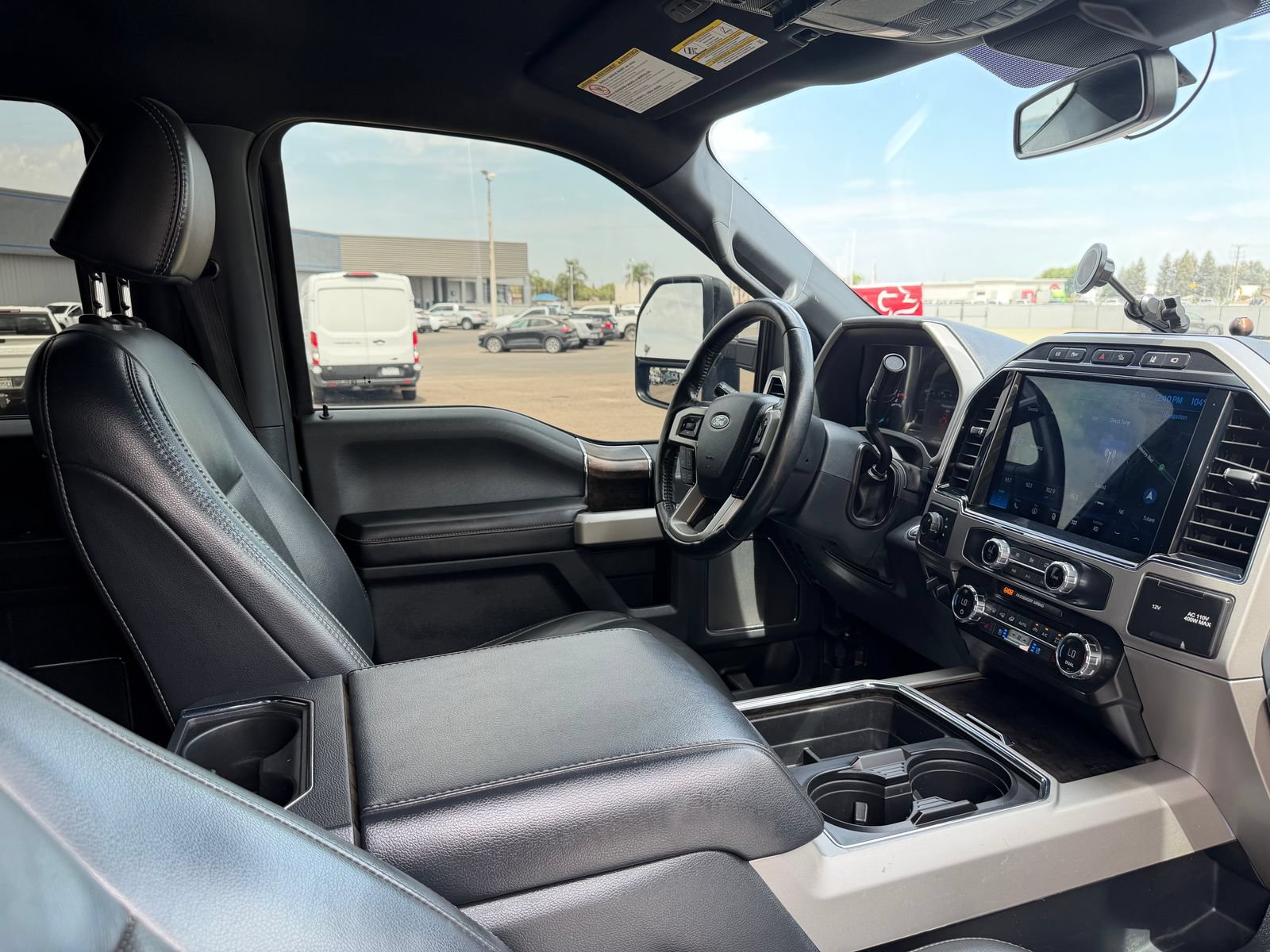 Used 2022 Ford F350 Lariat w/ Tremor Off-Road Package AWD/4WD image 21