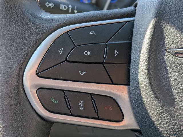 Certified 2023 Chrysler Voyager LX FWD image 18