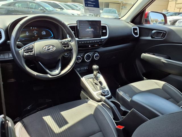 Certified 2025 Hyundai Venue Limited FWD image 11