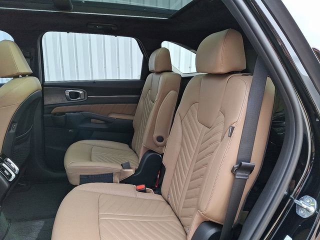 Used 2025 Kia Sorento SX Prestige w/ Olive Brown Leather Package AWD/4WD image 10