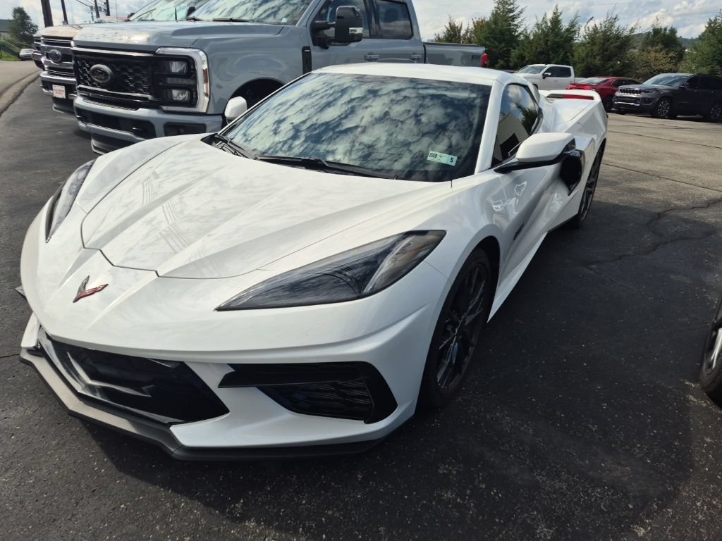 Used 2023 Chevrolet Corvette Stingray Premium Conv w/ Z51 Performance Package RWD image 3