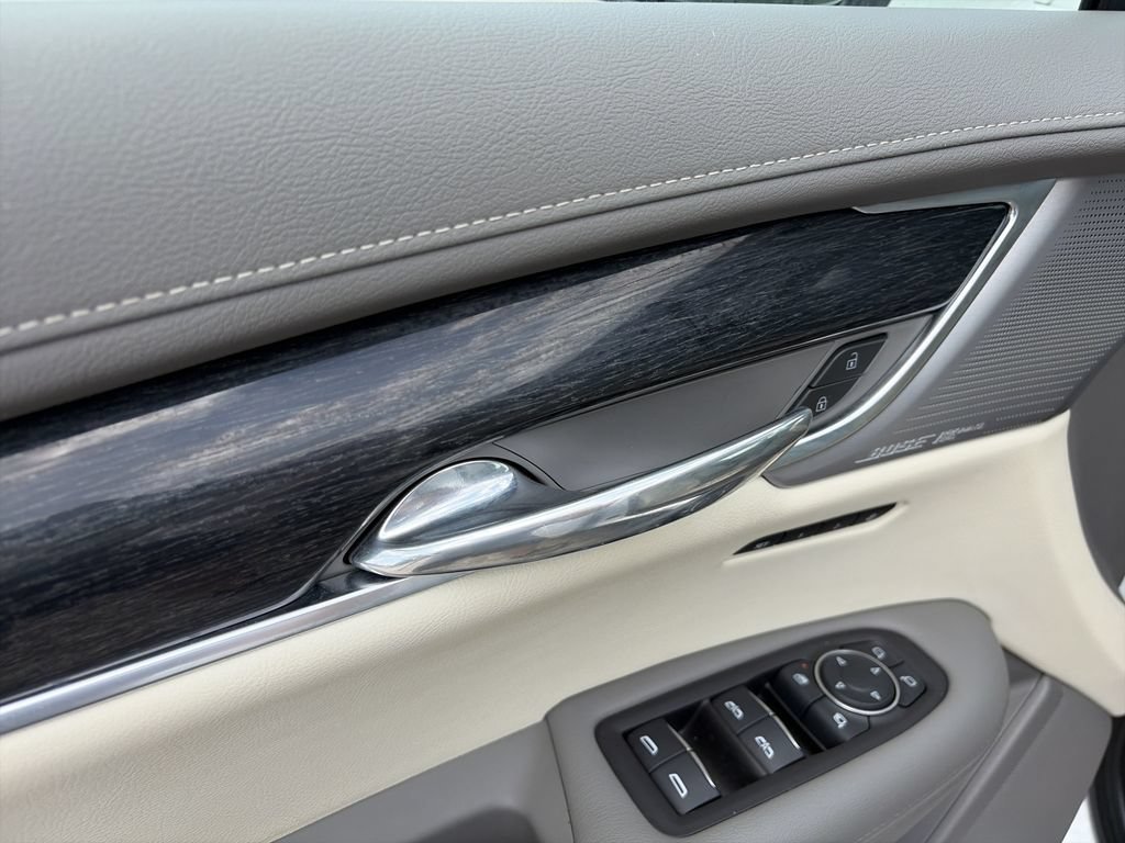 Used 2023 Cadillac XT6 Premium Luxury FWD image 18
