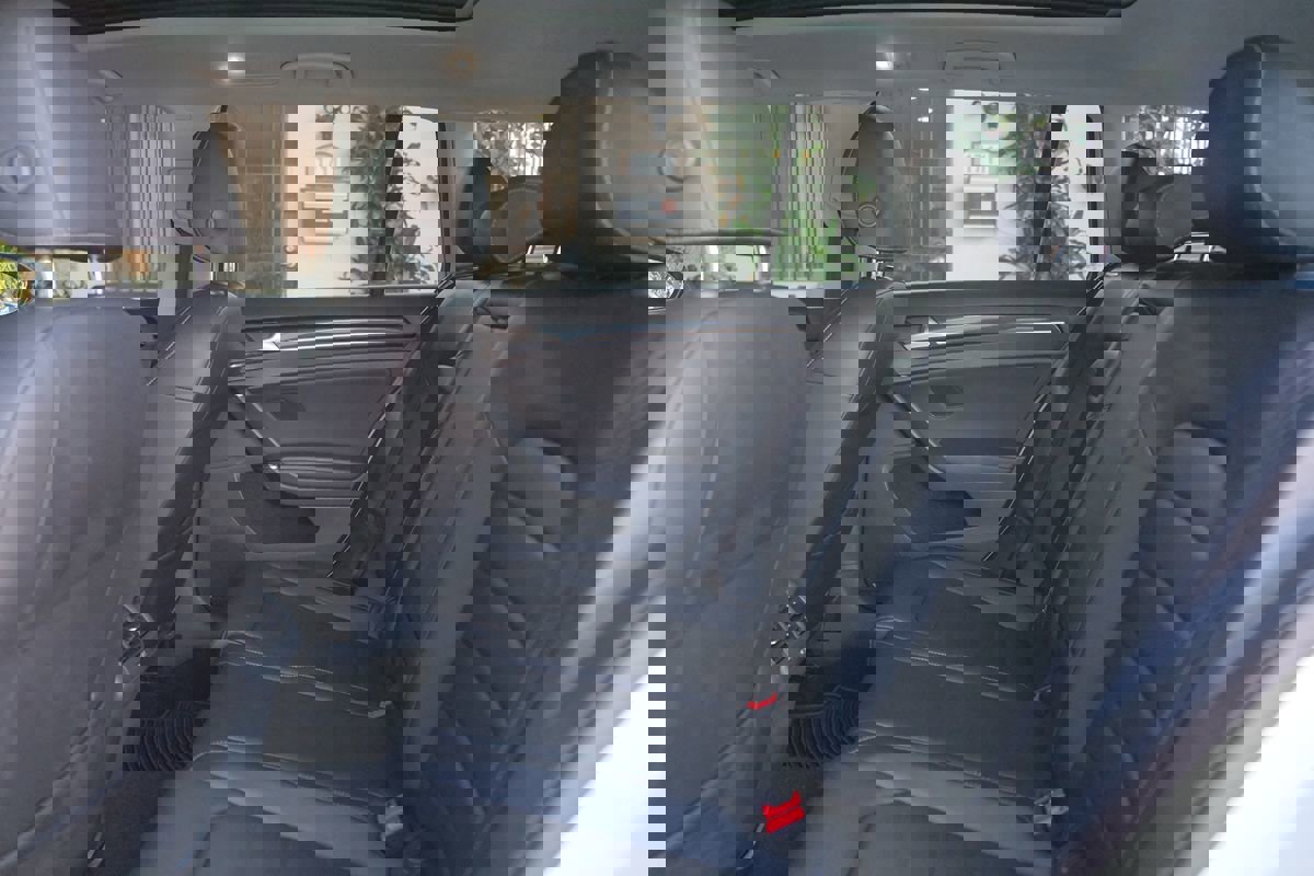 Used 2017 Volkswagen Golf SEL image 37