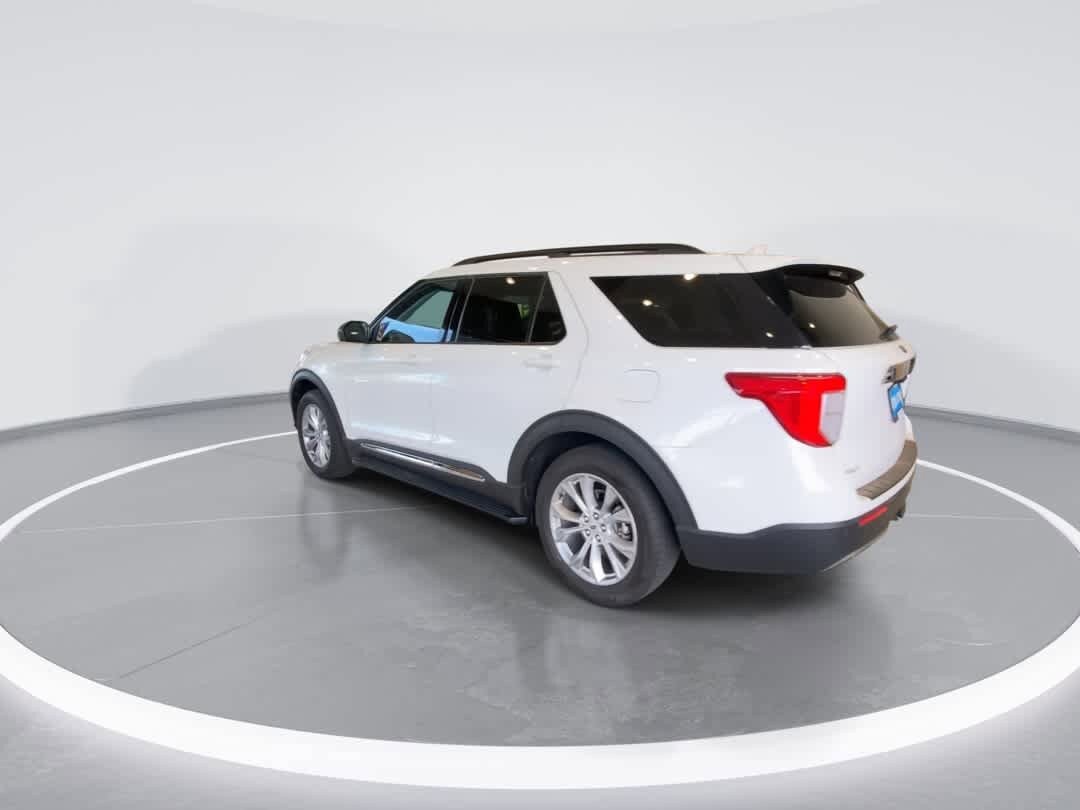 Used 2020 Ford Explorer XLT w/ Equipment Group 202A AWD/4WD image 6