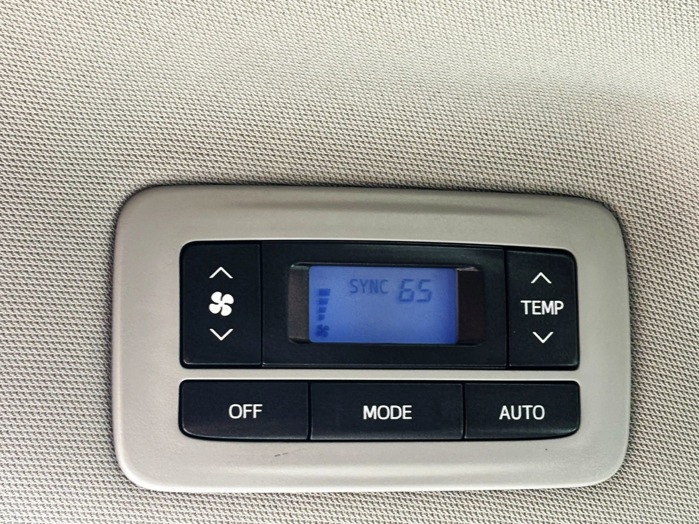 Used 2018 Toyota Sienna LE AWD/4WD image 11