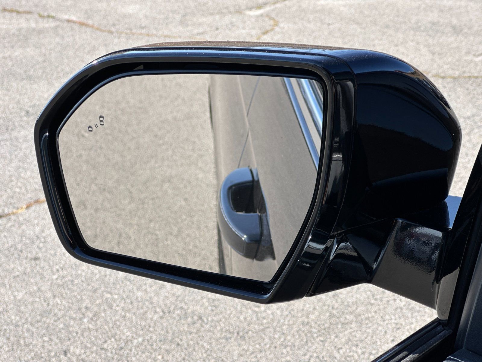 Used 2024 Ford Expedition XLT image 33