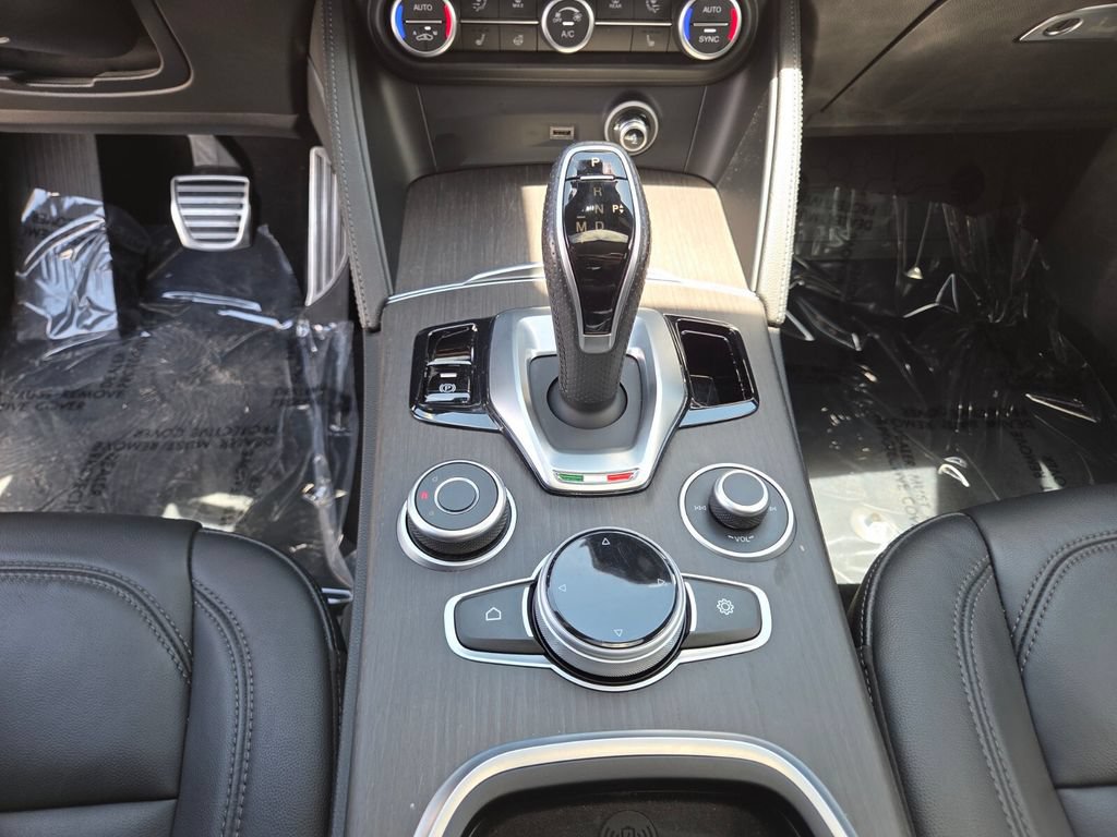 Used 2022 Alfa Romeo Stelvio Ti AWD/4WD image 31