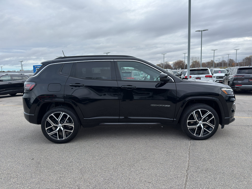 Used 2024 Jeep Compass Limited w/ Elite Group image 4